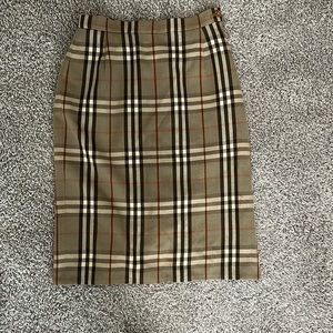 Burberry pencil skirt